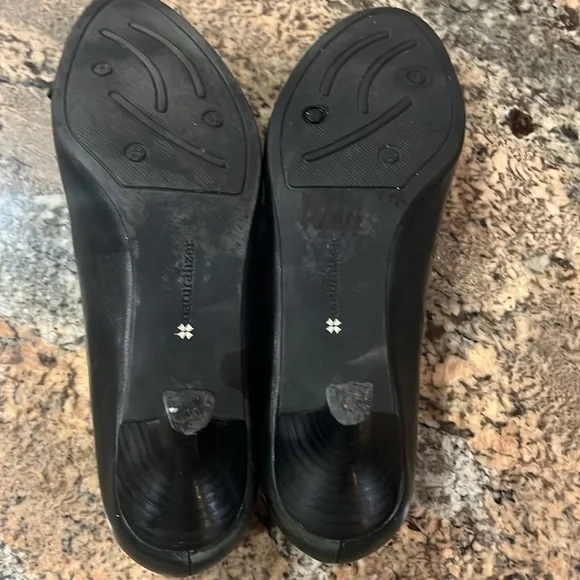 Black Naturalizer Heel Peep-Toe Pumps with Bow - Picture 8 of 11